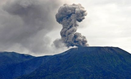 L'eruzione del vulcano Marapi in Indonesia: 11 escursionisti morti