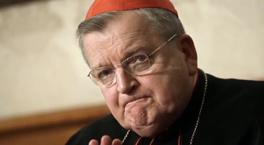 Gli ha tolto casa e stipendio, papa Francesco incontra il cardinale Burke