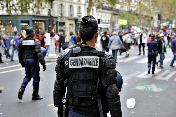 Allerta terrorismo per le festività, Paesi Ue rafforzano la sicurezza
