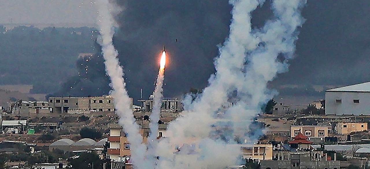 Pioggia di razzi su Israele. Hezbollah: “E’ solo l’inizio”
