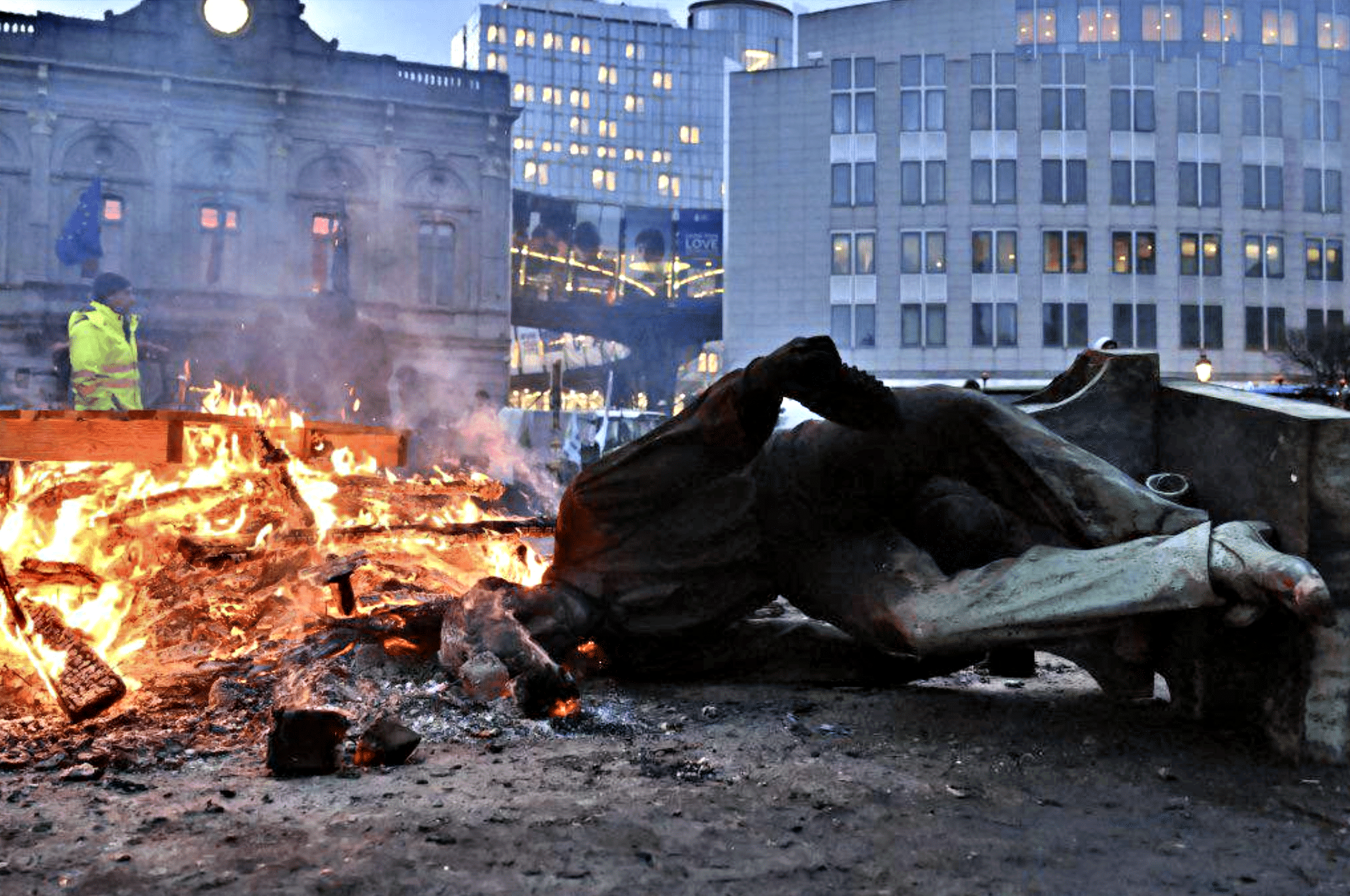 Tasse, salari e regole: la protesta degli agricoltori a Bruxelles