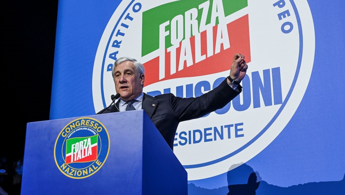 Congresso FI con vista Europee. Tajani: Berlusconi come Maradona