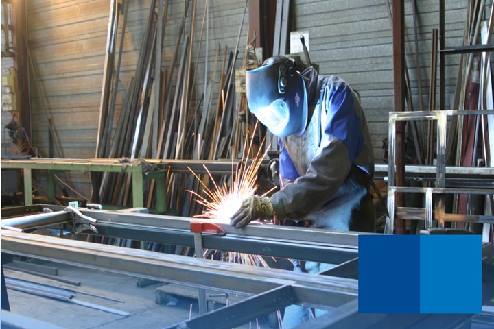 Metalmeccanici, sindacati: aumento 280 euro e 35 ore settimanali