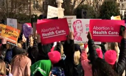 Usa, manifestazione contro le restrizioni a uso pillola abortiva