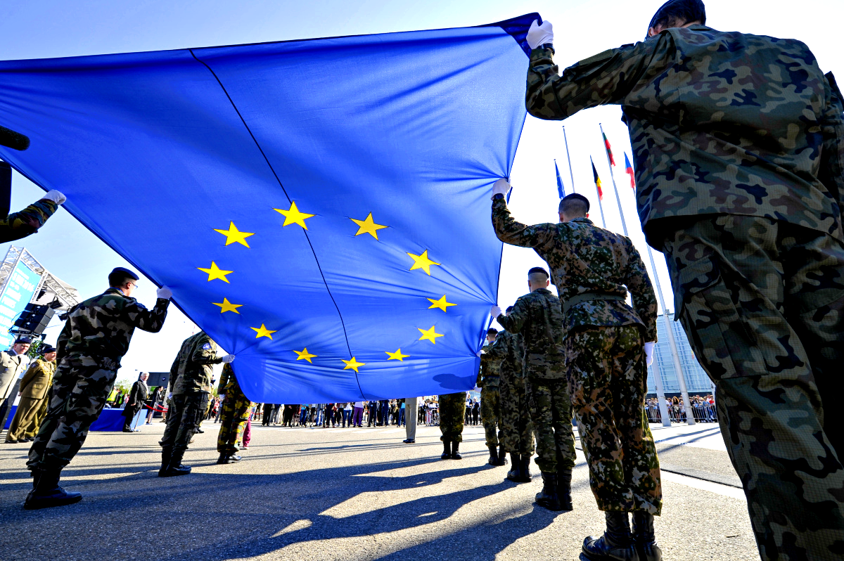 L’Ue insiste: programma comune per l’industria della difesa