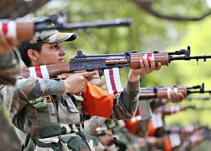 Svolta Danimarca: servizio militare obbligatorio anche per le donne