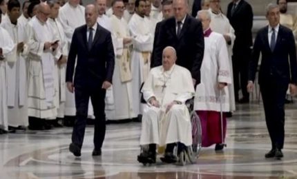 Il Papa in basilica di San Pietro inizia il Triduo di Pasqua