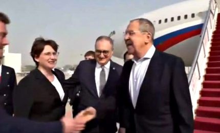 Sergei Lavrov è arrivato in Cina: previsti colloqui con Wang Yi