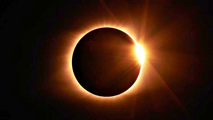 Milioni di osservatori affascinati dall’eclissi totale di sole