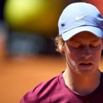Roland Garros, Jannik Sinner travolto dal caldo e dalla rimonta di Cerundolo a Parigi