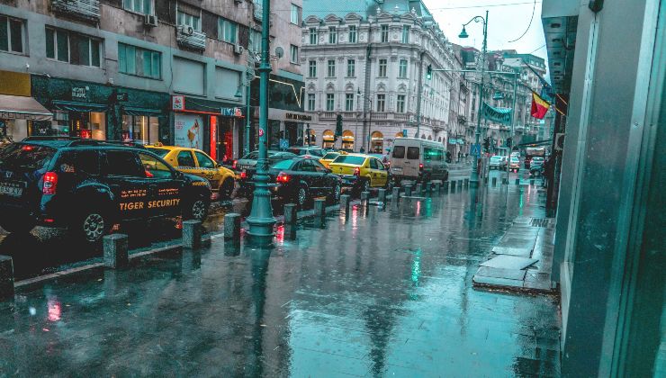 Guidare con la pioggia - (pexels) - IlFogliettone.it
