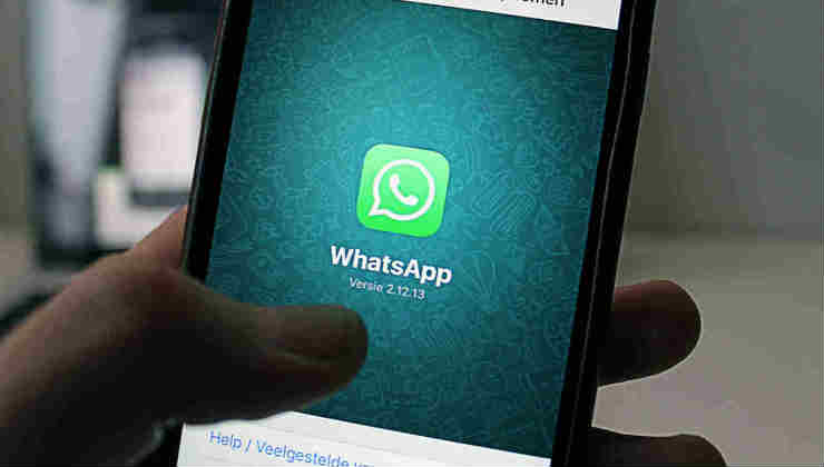 Messaggi di testo personalizzabili, WhatsApp recupera la funzione Informazioni
