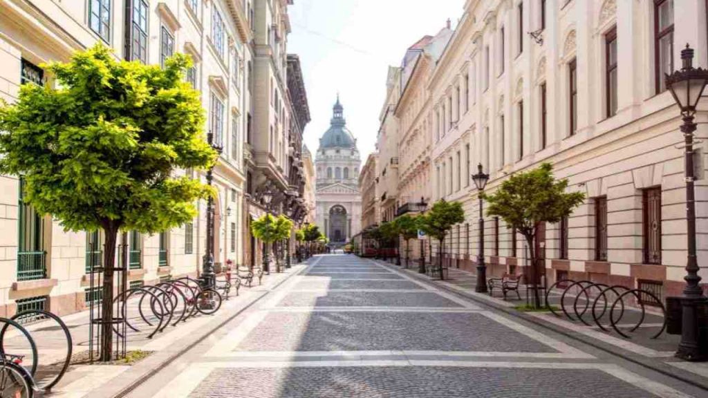 Coprifuoco (social) - IlFogliettone.it