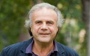 Dal cuore di Mara Venier al successo di “Sapore di mare”: la storia di Gerry Calà