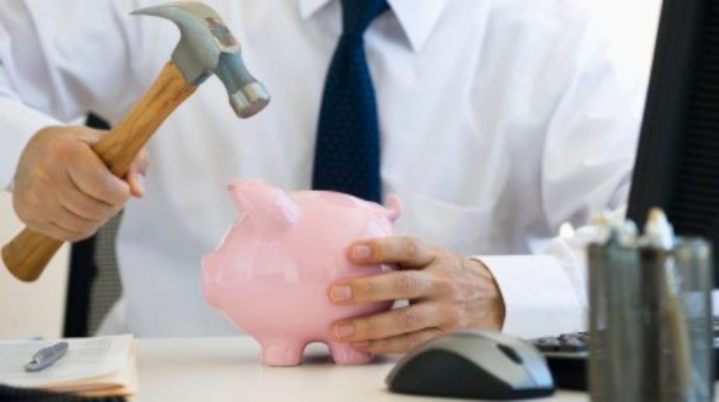 Rompere il salvadanaio (pexels) - IlFogliettone.it