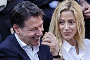 Giuseppe Conte e la compagna Olivia Paladino