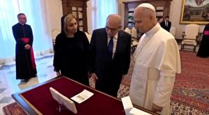 Leone XIV e premier libanese Nawaf Salam si incontrano in Vaticano (1)