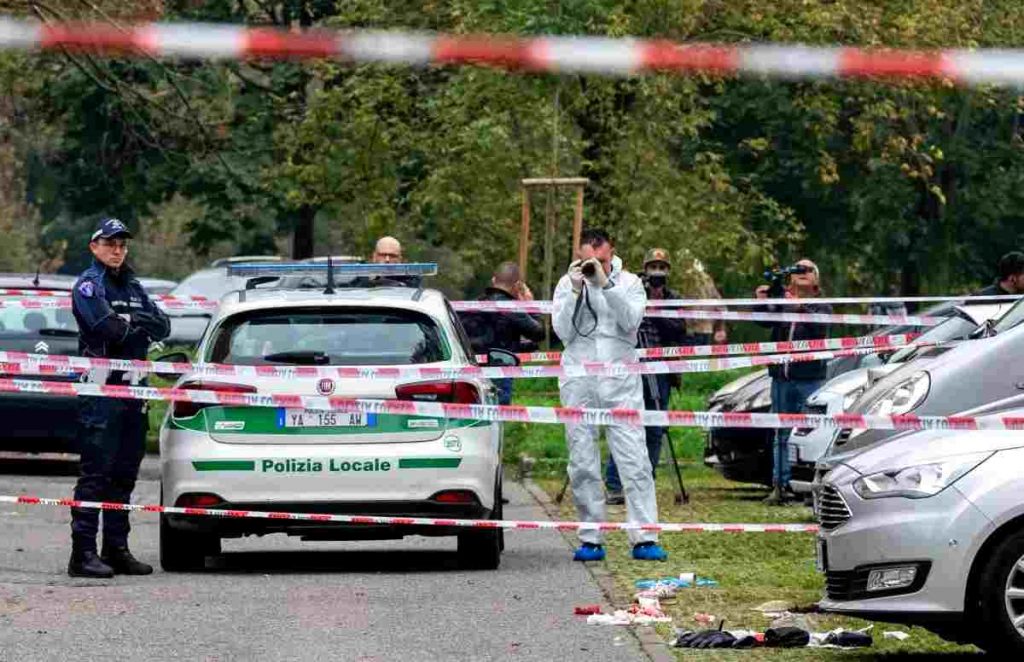 Donna accoltellata in via Grassini