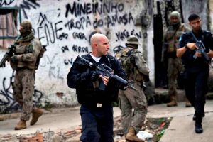 -polizia-favelas-brasile