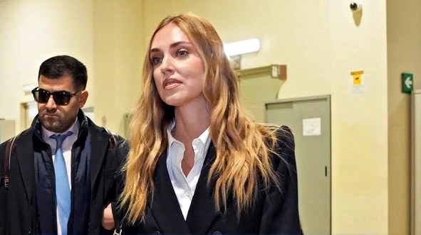 Pandoro gate, 1 anno e 8 mesi chiesti per Chiara Ferragni: la procura di Milano contesta le iniziative commerciali