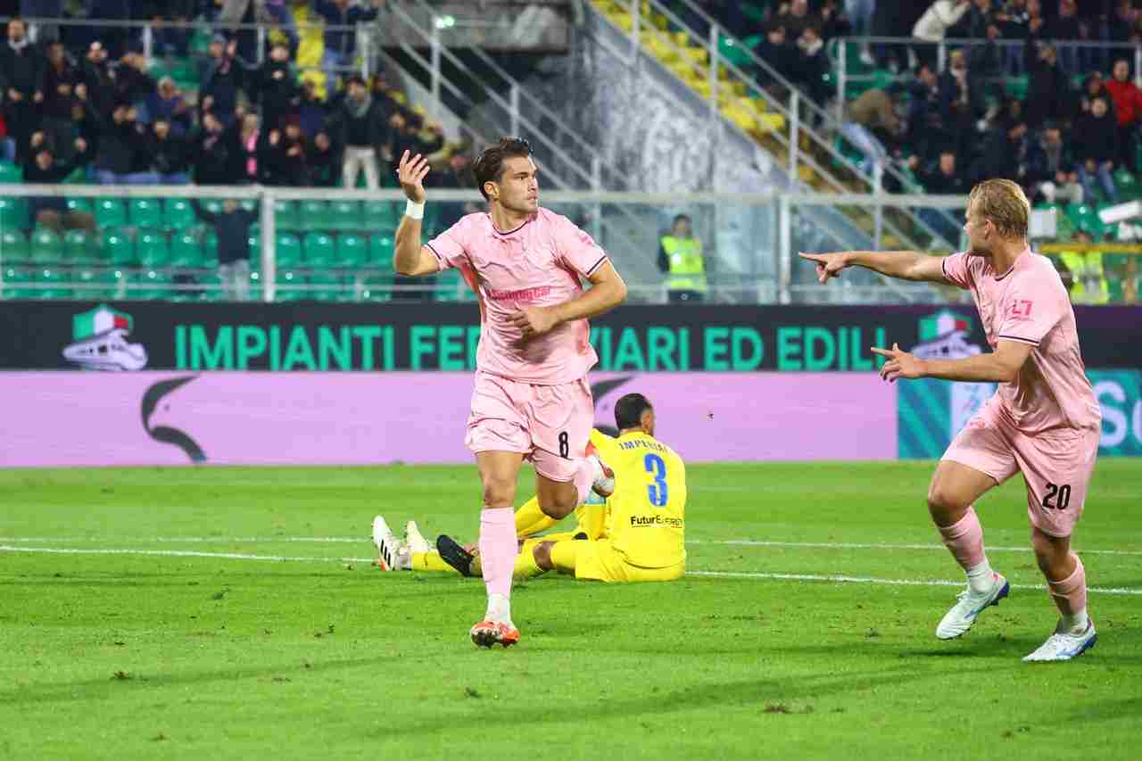 il palermo ritrova il sorriso e travolge 5 0 la carrarese grazie alla tripletta di pohjanpalo