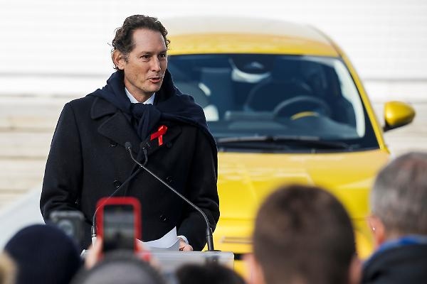 Stellantis, Elkann: con 500 Hybrid nuovo slancio per Torino e Mirafiori
