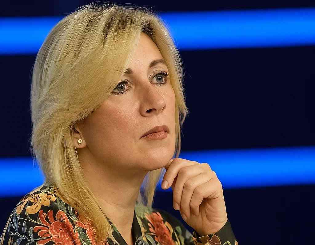 Crisi diplomatica con Mosca, Zakharova attacca l’Italia: “Crollerete per gli aiuti a Kiev”. Roma convoca ambasciatore russo