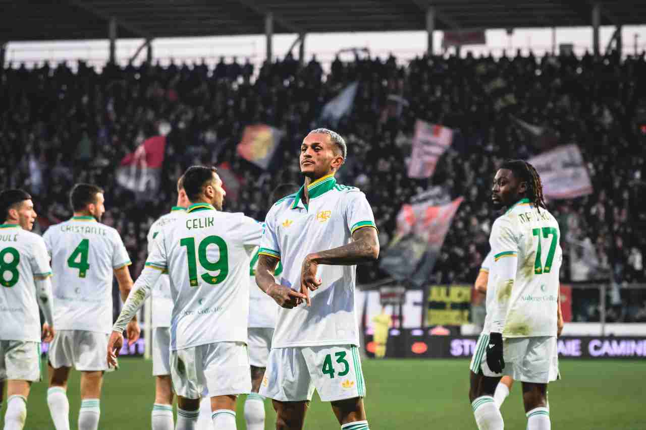 La Roma domina Cremona e torna prima, la Lazio consolida la crescita con il 2 0 al Lecce