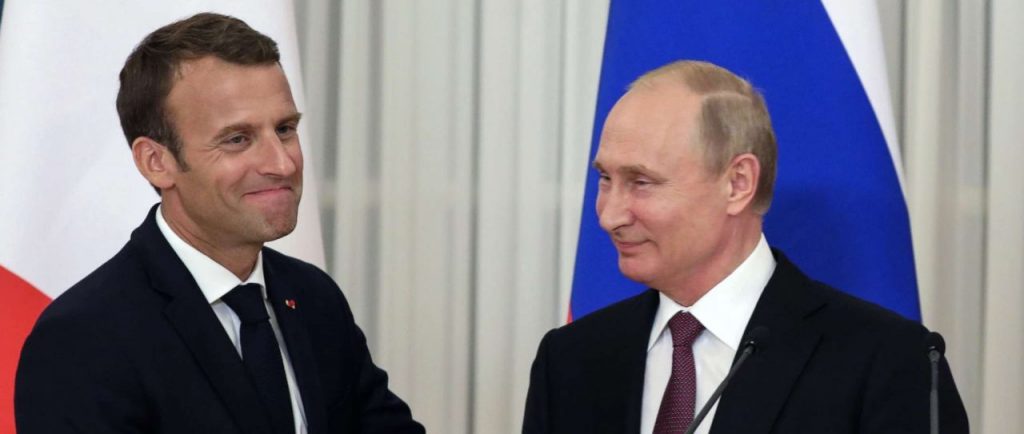 Emmanuel Macron e Vladimir Putin (1)