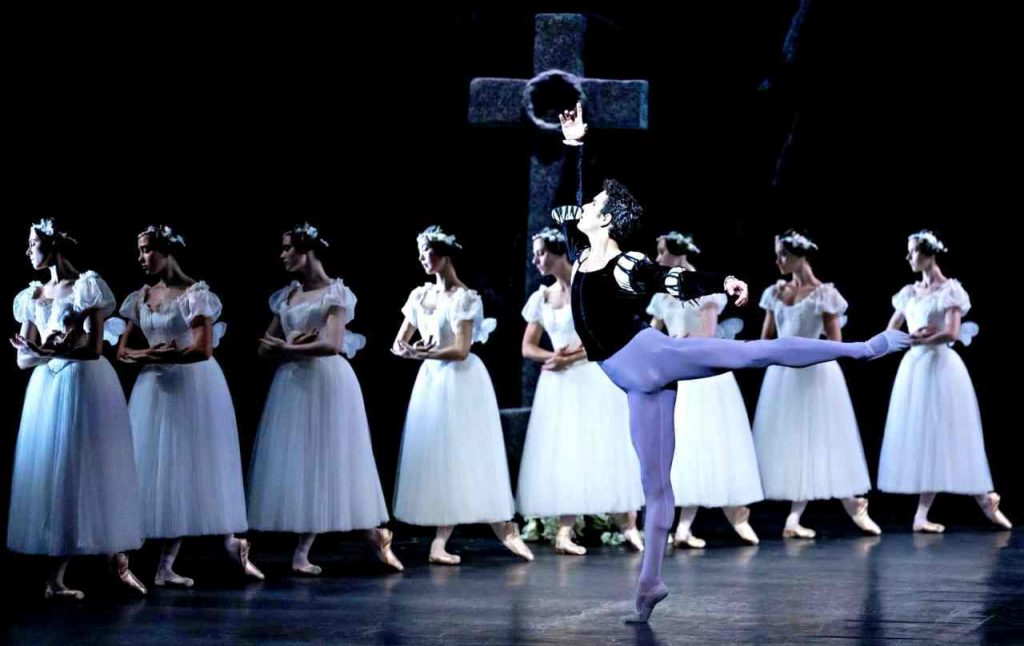 kIl lago dei cigni Teatro Massimo Palermo In primo piano Andrea Sarri
