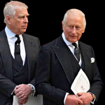 Andrew Mountbatten-Windsor e il fratello il re Carlo III