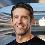 Apple, John Ternus Ad dal primo settembre. Tim Cook presidente esecutivo