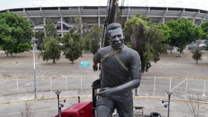 Monumento a Pelé leggenda del calcio brasiliano allo stadio Jalisco