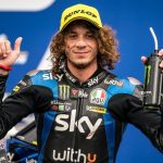 Moto Gp, Bezzecchi accorcia il fiato a Bagnaia e vince a casa