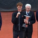 Il Foro Italico incorona Jannik Sinner cinquant’anni dopo il trionfo storico di Adriano Panatta
