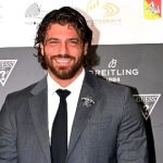 Can Yaman conquista Taormina tra fan in festa e nuove sfide televisive