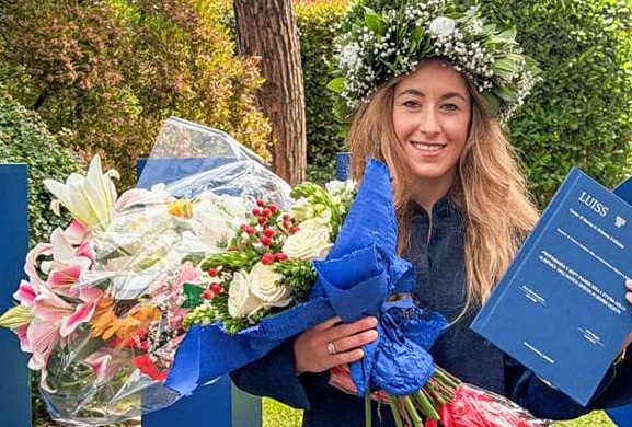 Sofia Goggia si laurea