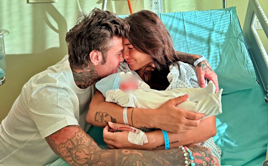Fedez, 36 anni, insieme alla compagna Giulia Honegger, 23