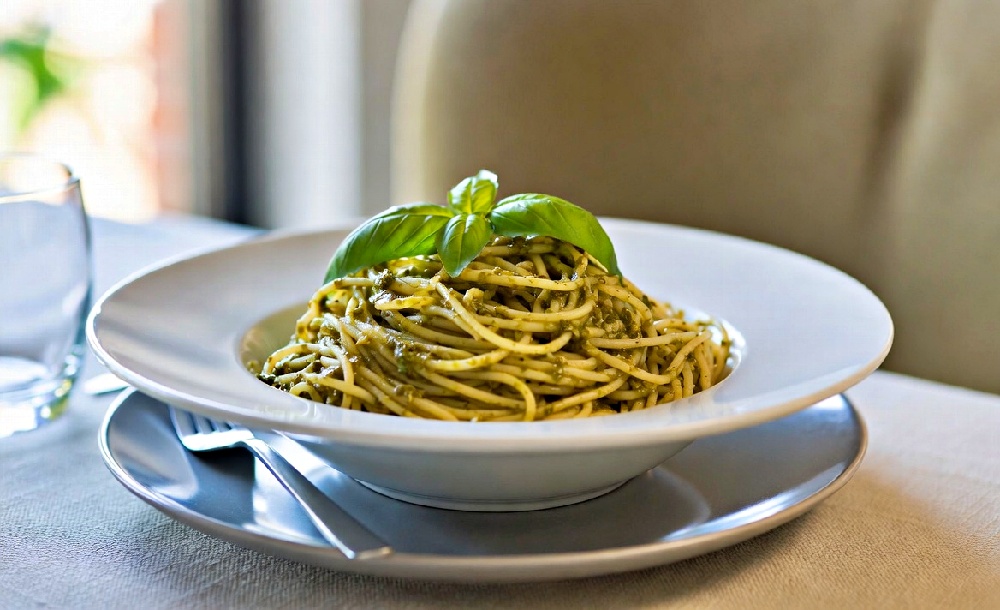 spaghetti al pesto